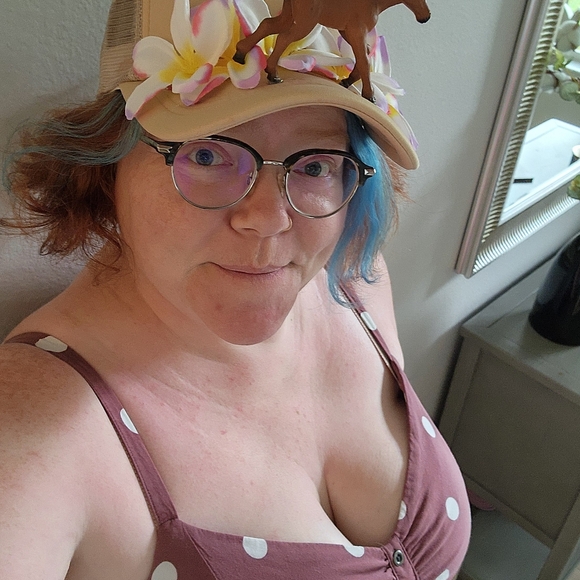 Meet your Posher, Mim - Picture 4 of 9